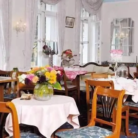 Bayerischer Hof 3*