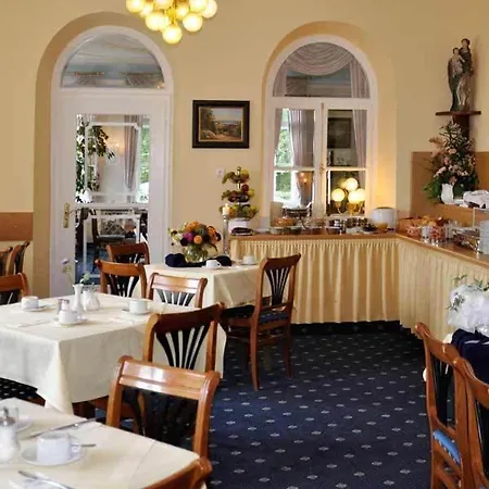 Bayerischer Hof 3*