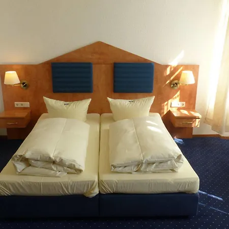 Bayerischer Hof Hotel 3*