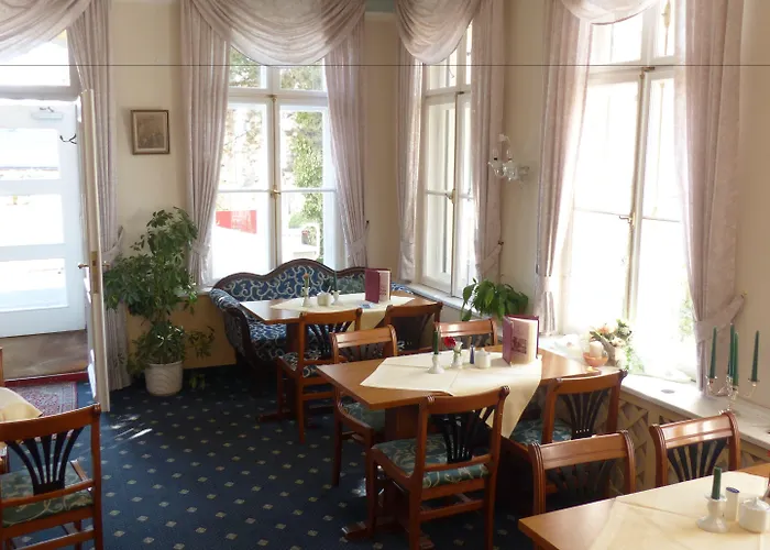 Bayerischer Hof Otel 3*
