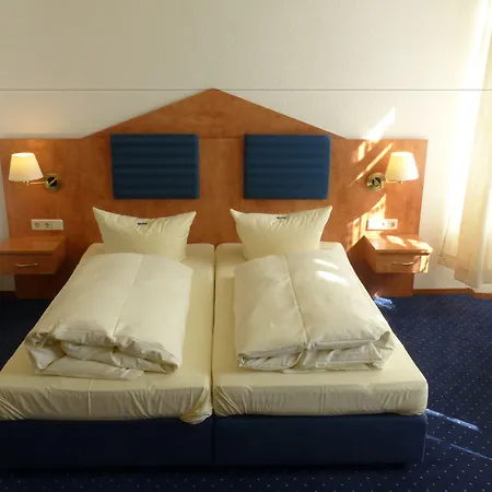 Bayerischer Hof Hotel 3*