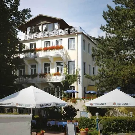 Bayerischer Hof Hotel 3*