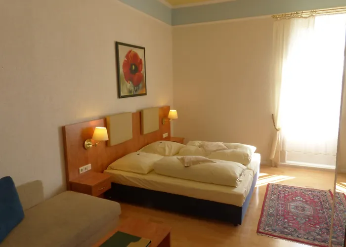 Bayerischer Hof 3* شتارنبرج