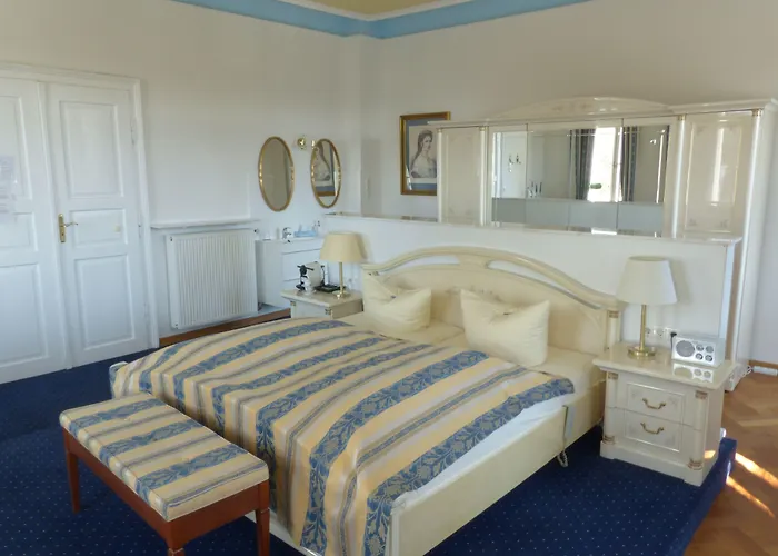 Bayerischer Hof 3*