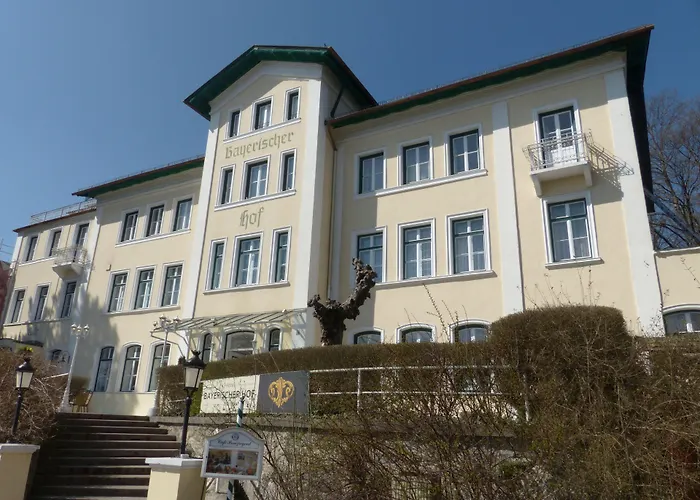Bayerischer Hof فندق شتارنبرج